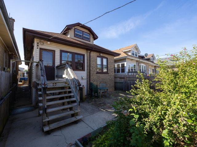 5226 W Wolfram Street
