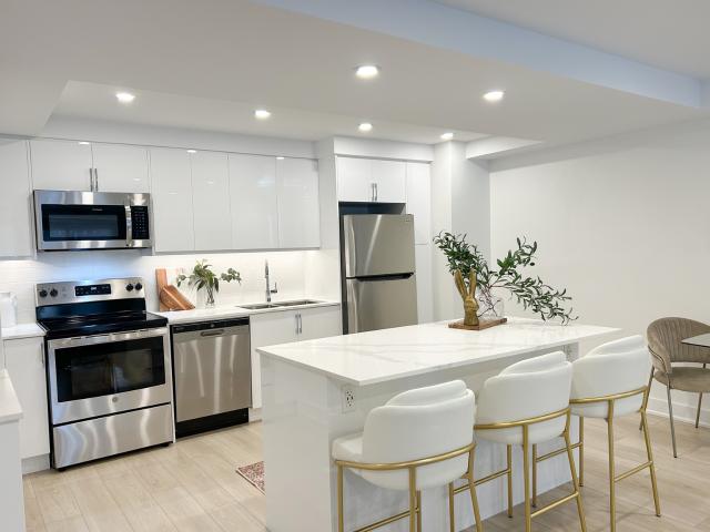 5220 Lakeshore 5220 Lakeshore Plan F Apartment for Rent
