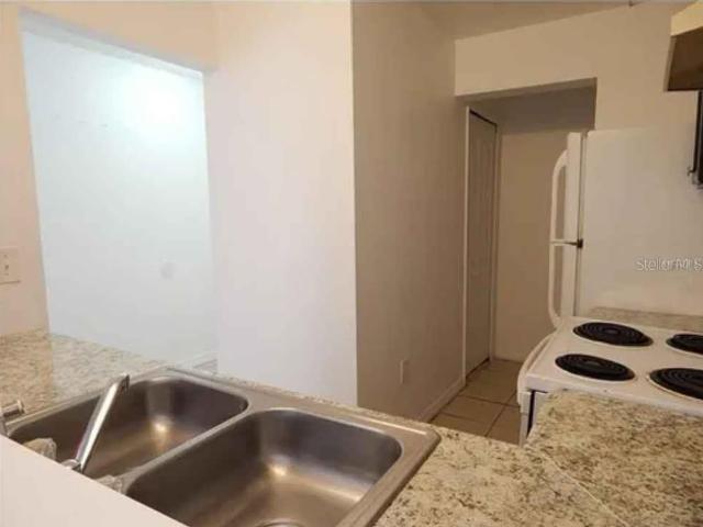5220 Via Hacienda Cir, Unit 212, Orlando, FL 32839 | MLS #O6318