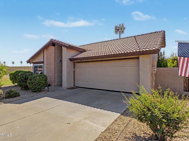5221 e saguaro circle