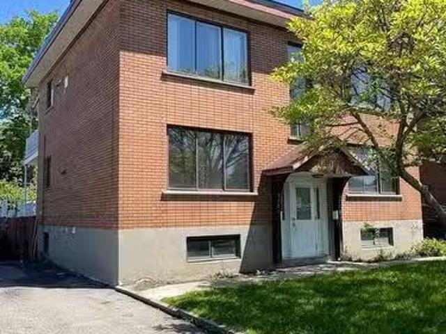 5221 5225 Boul. Lalande, Montréal Pierrefonds Roxboro, QC.