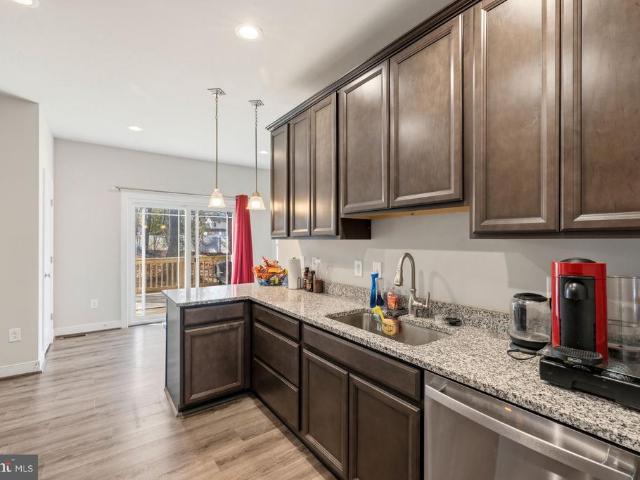 5222 calvert ct