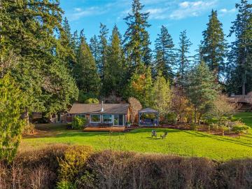 5222 East Harbor Road