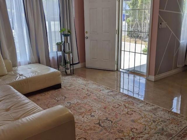 5222 San Bernardo Terrace