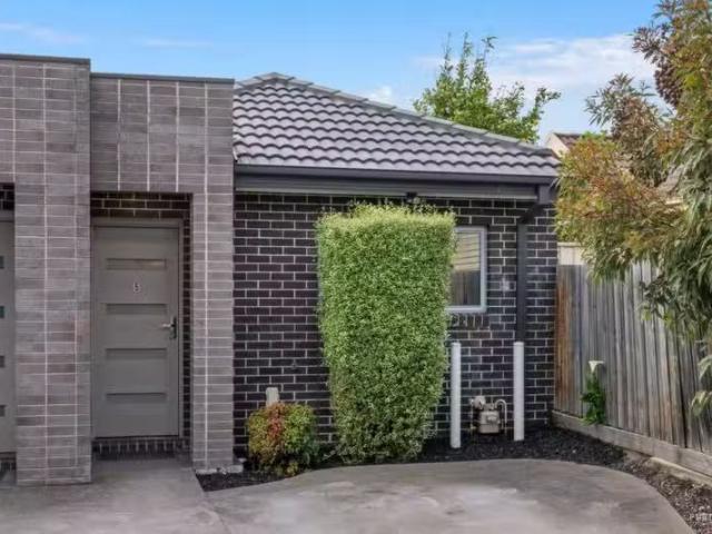5/22 Epstein Street, Reservoir VIC 3073 Unit Auction