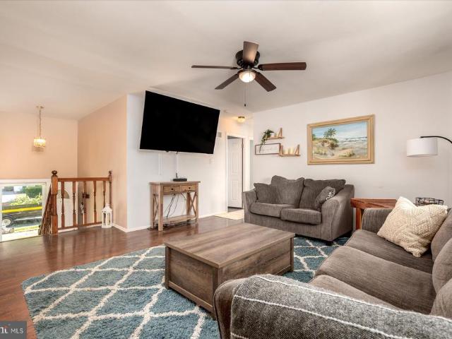 522 Kenora Drive
