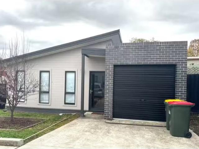 5/22 Landa Street, Bowenfels House for rent Listed by Blink N.