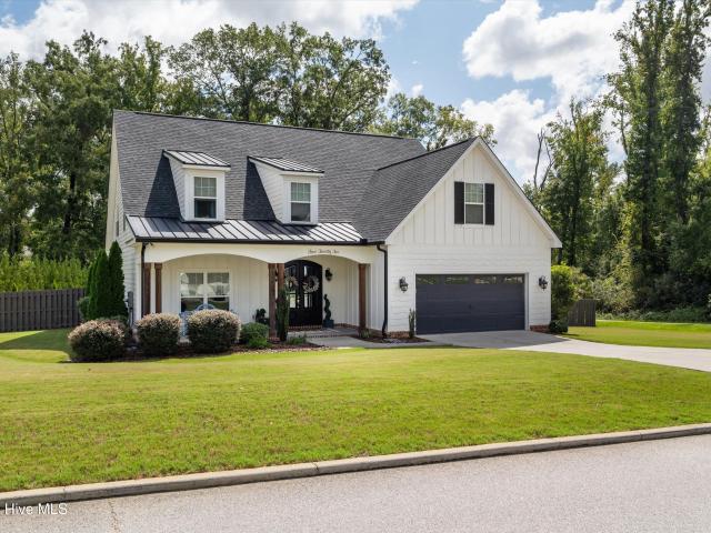 522 River Oaks Lane