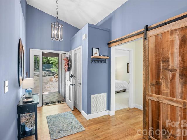 522 Toxaway Court