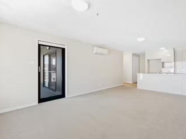 52/311 Anketell Street, Greenway, ACT 2900