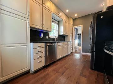 523 4Th Avenue W