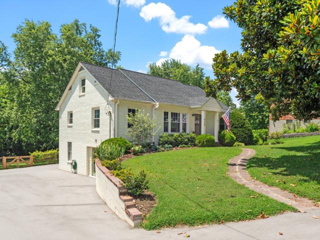523 Crieve Rd