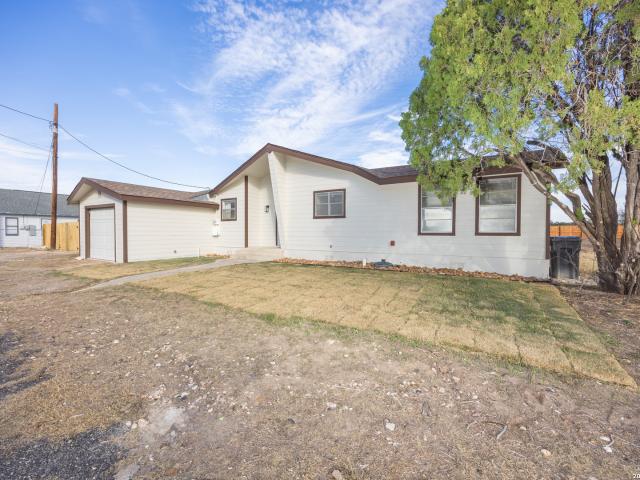 523 A Rossville Rd, Devine, TX 78016 | MLS #1938