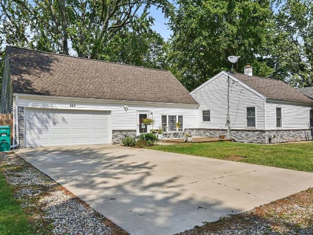 523 Della Street
