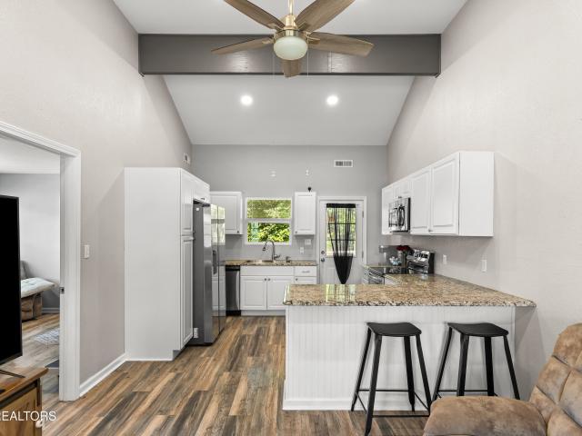 523 E Lincoln Rd