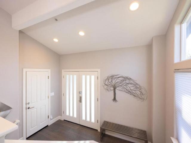 523 El Granada Boulevard
