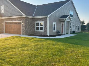 523 Fire Fly Trail, Unit 1, Hartford, WI 53027 | MLS #1956