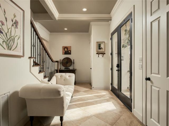523 Lovett Boulevard