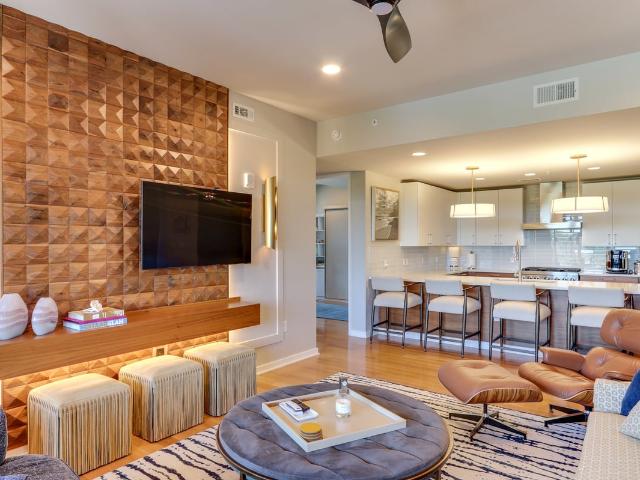 523 S West Street 501