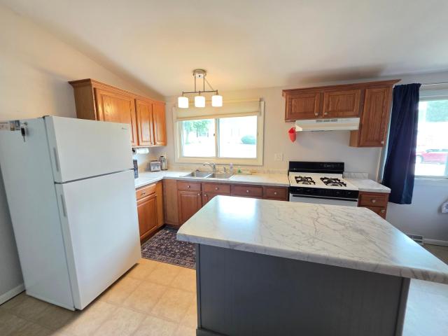 523 Schneider St