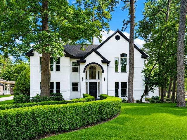 523 Rampart Lane