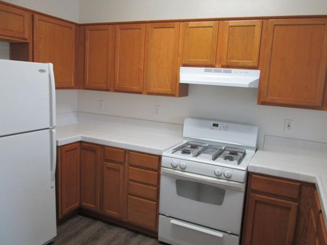 523 Yellow Meadow Court Bakersfield, CA 93308 3 Bedroom Apartment for Rent at 523 Yellow Meadow Ct, Oildale, CA 93308 Meadow View