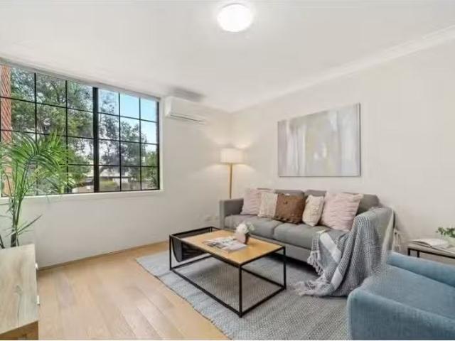 5/247 251 Blaxland Road, Ryde Apartment for rent Listed by Si.