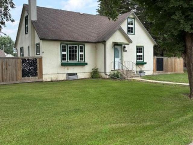 5240 55 Avenue, Viking, AB, T0B 4N0 house for sale | Listing ID E4500 | Royal LePage