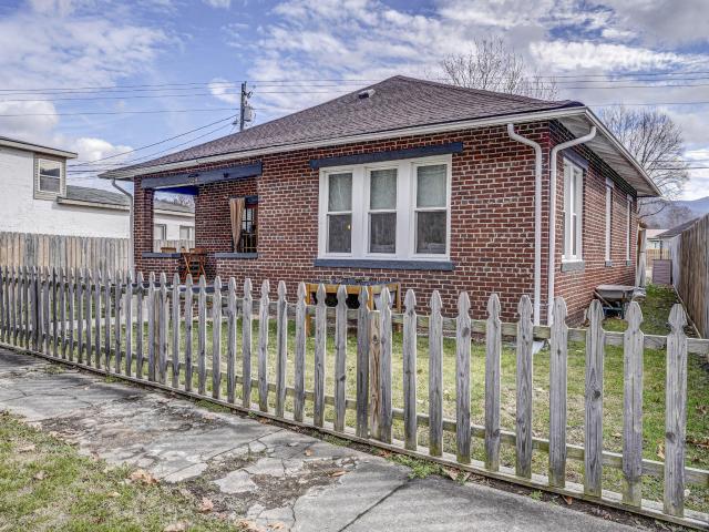 524 Carolina Ave, Erwin, TN 37650 | MLS #9990
