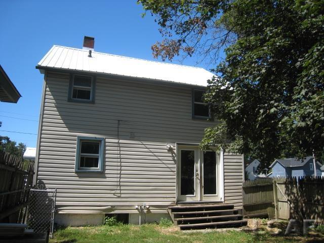 524 Ormsby Street