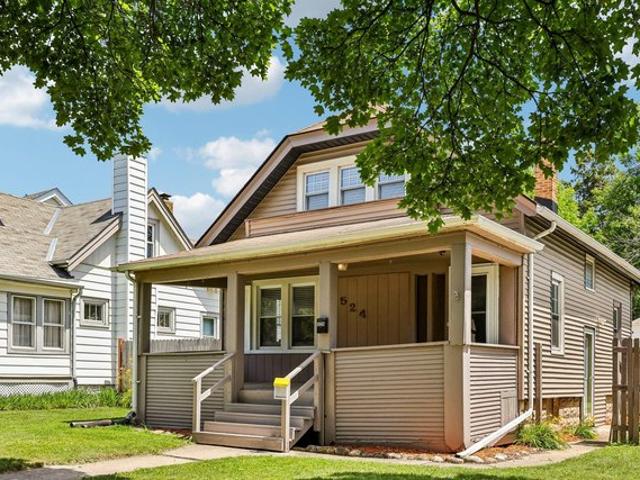 524 S Oak Park Ct, Milwaukee, WI 53214