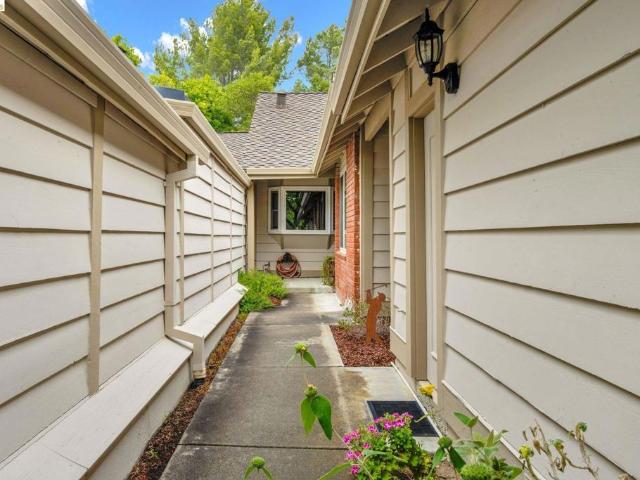 524 Silver Lake Dr