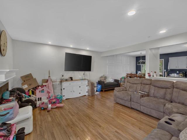 524 Whitcover Cir