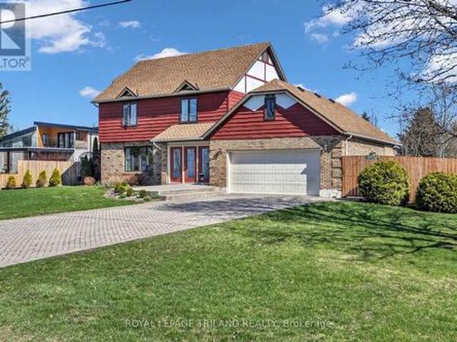 5257 Cliff Road, Lambton Shores, ON, N0N 1J7 house for sale | Listing ID X13571 | Royal LePage
