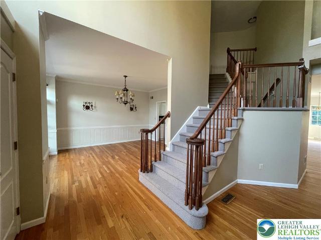 5250 Pineview Drive