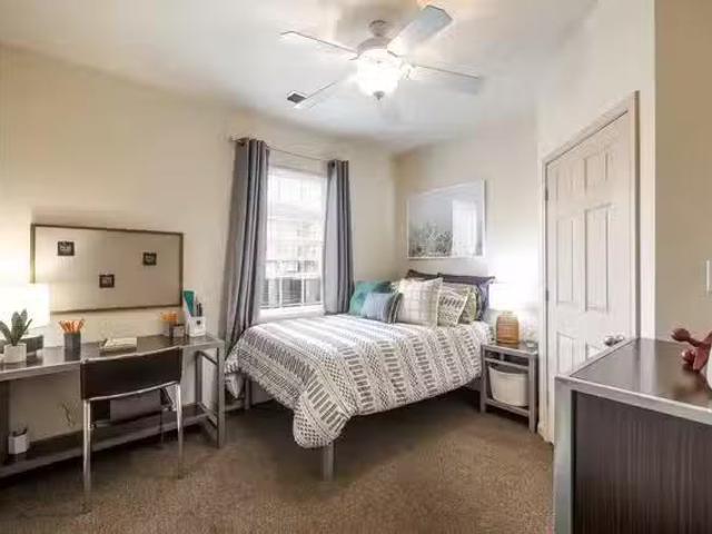 525: 2 Bed 2 Bath