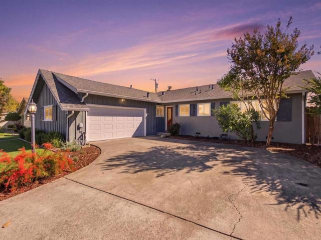525 Cottonwood Dr