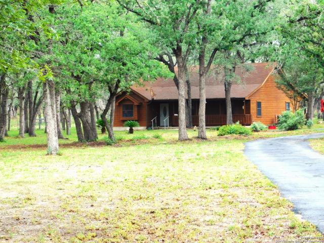 525 Cherry Ridge, Floresville, TX 78114 | MLS #1864