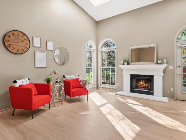 525 Bradbury Lane