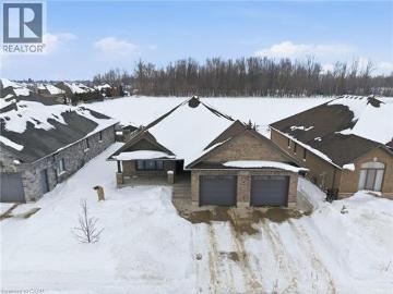 House for sale in Perth, Ontario - Parking