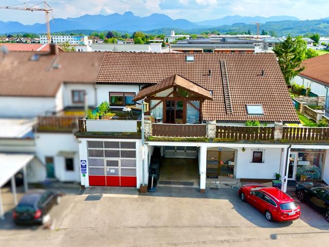 525 m² Gesamtfläche: Maisonettewohnung mit großer Dachterrasse und vielseitiger Gewerbefläche!