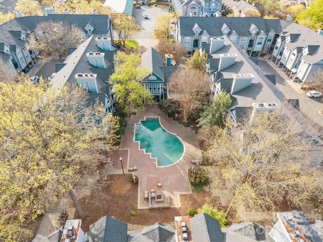 525 N Graham Street # 2E