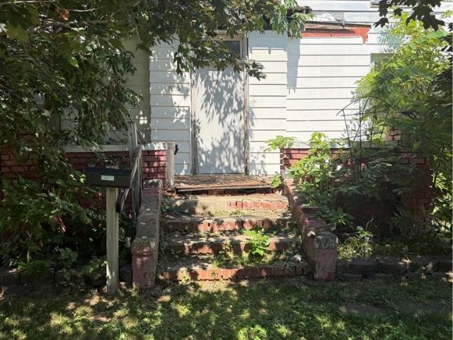 525 W 1st Street W