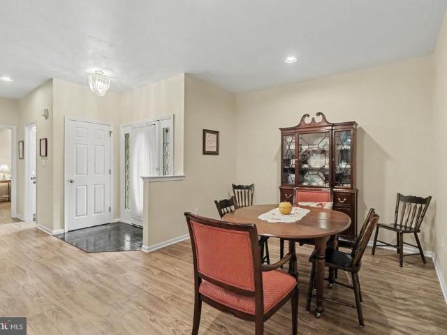 525 Waterside Circle