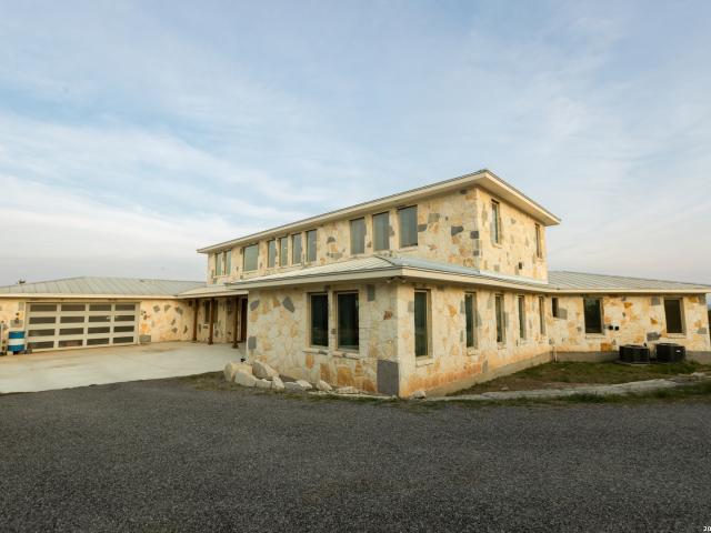 525 Windmill Dr, Bandera, TX 78003 | MLS #1957