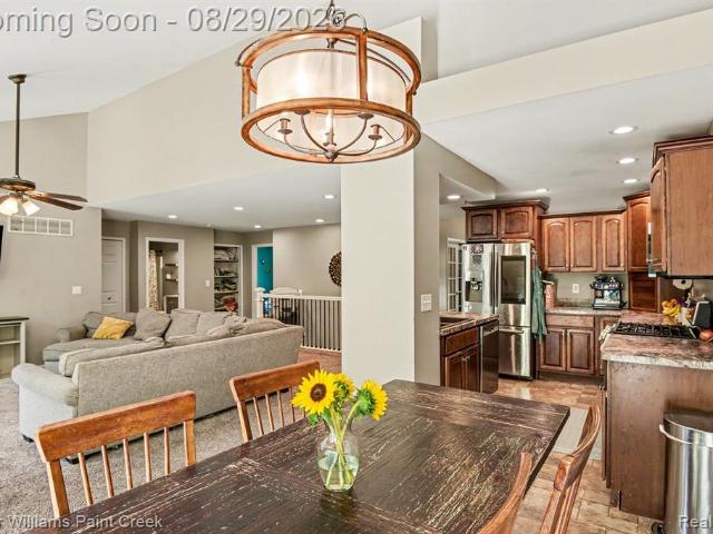 5263 Diehl Road
