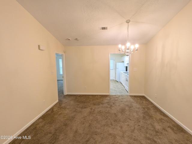 526 Edgecliff Lane