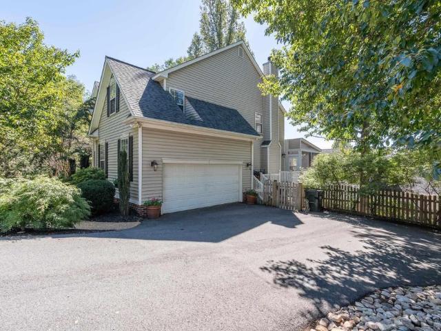 526 Fontana Dr
