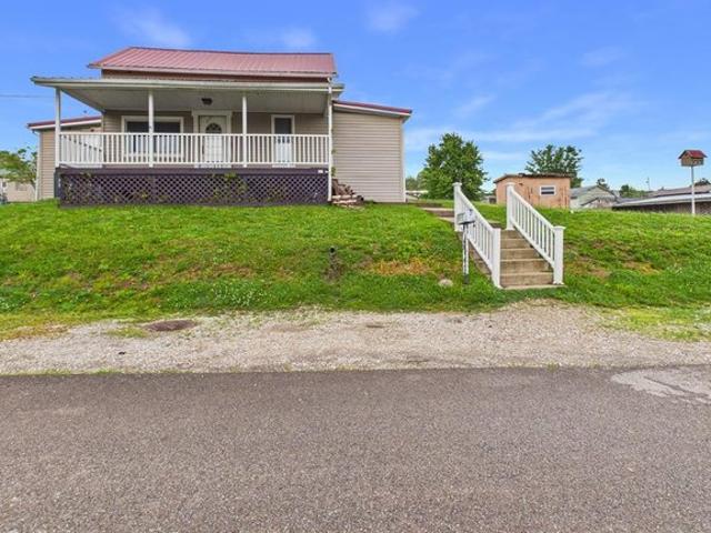 526 Maryland Ave, Harrisville, WV 26362