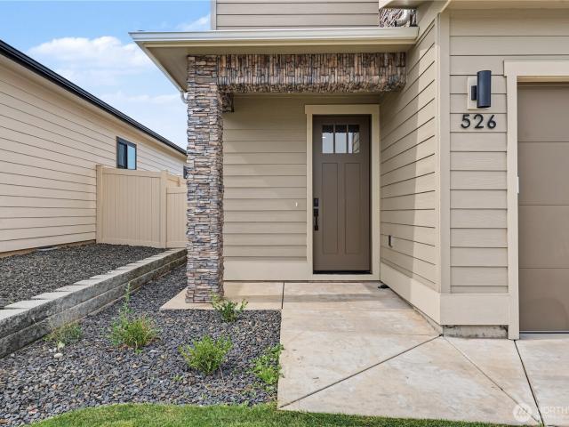 526 S Oasis Loop